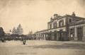 142 - LANDERNEAU (Finistère) - La cour de la gare.