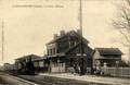 2 - GUILLAUCOURT (Somme) - La gare intérieure et le train.