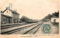 195 - PERRAY-VAUCLUSE - Un train quitte la gare.