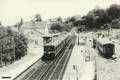 Une rame "Standard" stationne en gare de VAUCRESSON.