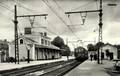 EPERNON (E.-et-L.) - Passage d'un train électrique en Gare en 1955.