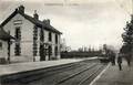 GARGENVILLE - La Gare - Arrivée d'un train.