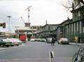 827284, Gezicht op het Stationsplein te Utrecht, met links het Centraal Station (N.S.-station Utrecht C.S.) en op de achtergrond de in aanbouw zijnde nieuwe Stationshal., Uilenbroek, W.H.M., fotograaf/filmer