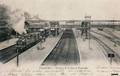 NOISY-le-SEC - Intérieur de la gare et les passerelles.