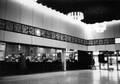 155108, Interieur van het N.S.-station Groningen te Groningen: hal met loketten., Nederlandse Spoorwegen, fotograaf