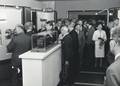 171153, Afbeelding van de tentoonstelling en de receptie in het cultureel centrum De Nobelaer te Etten-Leur ter gelegenheid van de opening van het nieuwe N.S.-station Etten-Leur., Nederlandse Spoorwegen, fotograaf