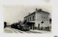 VALREAS (Vaucluse) - La gare et le train.