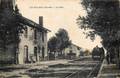 LES BILLAUX (Gironde) - La Gare et le Train.