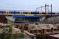 807815, Gezicht op het spoorviaduct over de Bleekstraat te Utrecht, tijdens de werkzaamheden ten behoeve van de uitbreiding van de sporen ten zuiden van het Centraal Station te Utrecht (project Randstadspoor)., Het Utrechts Archief, fotograaf