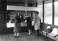 152544, Interieur van het N.S.-station Rhenen te Rhenen: hal met loket., Nederlandse Spoorwegen, fotograaf