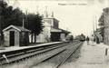 TRAPPES - La Gare - Arrivée d'un train.