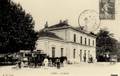 Voici une série de cartes postales anciennes de la commune d'Uzès (Gard).

UZES (Gard) - La cour de la gare - Editeur : E.P.
