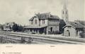 14530, Gezicht op de achter- en linkergevel van het N.C.S.-station Soest (Stationsweg 18) te Soest; met rechts het toiletgebouw.