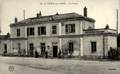 Voici une série de cartes postales anciennes de la commune d'Auvers-sur-Oise (95).

64 - AUVERS sur OISE (S. et O.) - La cour de la gare.