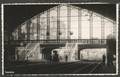 Sous la marquise de la gare de VALENCIENNES (Nord) à la fin des années 1950.