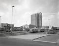 70886, Gezicht op het Stationsplein met het streekbusstation te Utrecht, vanuit het oosten. Op de achtergrond het Centraal Station met de Katreinetoren., Fotodienst GAU, fotograaf