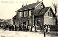 Voici une série de cartes postales anciennes de la commune de Chocques.

CHOCQUES (Pas-de-Calais) - Gare - Descente des mineurs.