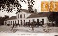 52 - VITTEL (Vosges) - La cour de l'ancienne gare - Editeur : Daniel Delboy, photographe à Domvallier.