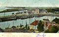 165177, Gezicht op de haven en het H.S.M.-station Enkhuizen te Enkhuizen.