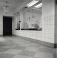 166132, Interieur van het N.S.-station Vught te Vught: hal met loketten., Nederlandse Spoorwegen, fotograaf