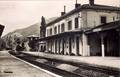 SOLLIES-PONT (Var) - La gare en 1955 - Arrivée d'un train.