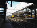 604880, Gezicht op de grotendeels gedemonteerde perronkap tussen de sporen 9 en 11 van het Centraal Station te Utrecht., Hoekstra, J., fotograaf