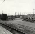 601562, Gezicht over het goederenemplacement van Station Utrecht C.S. met het restant van de voormalige verbinding voor voetgangers van de Mineurslaan  naar de Tunnel Uit en In., Wimersma Greidanus, G.J.J. van, fotograaf