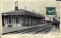 4 - POISSY (S. et O.) - Intérieur de la gare - Arrivée d'un train.