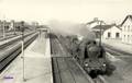 Passage d'un Train de Voyageurs de la SNCF, en gare de CHATEAU-THIERRY (Aisne).