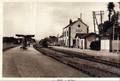 3 - BROU (Eure et Loire) - La gare et le train.