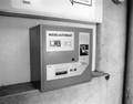 166706, Afbeelding van een geldwisselautomaat in het N.S.-station Utrecht C.S. te Utrecht., Nederlandse Spoorwegen, fotograaf