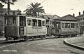 133T - TOULON (Var) - L'antique motrice n° 66 et sa remorque, stationnent devant la gare en 1953.