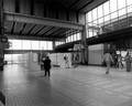 76406, Interieur van het Centraal Station van de N.S. te Utrecht: hal, met de bagagekluizen en rechts de toegang tot de Traverse., Fotodienst GAU, fotograaf