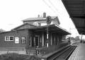 150384, Gezicht op de zij- en perrongevel van het N.S.-station Harderwijk te Harderwijk., Nederlandse Spoorwegen, fotograaf