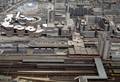 835008, Luchtfoto van het kantoor- en winkelcentrum Hoog Catharijne (achtergrond) en het N.S.-station Utrecht C.S. (Centraal Station)., Meiresonne, L.J., fotograaf