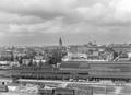 406596, Overzicht van het Centraal Station (N.S.-station Utrecht C.S.) vanaf het Beatrixgebouw van de Jaarbeurs (Croeselaan), uit het westen., Burghouts, J.K.J., fotograaf