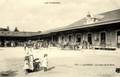 771 - LOURDES (Hautes-Pyrénées) - La cour de la gare.