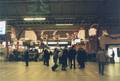 501202, Gezicht in de stationshal van het N.S.-station Utrecht C.S. te Utrecht met kerstversieringen., Lub, J., fotograaf