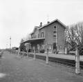 153065, Gezicht op de perronzijde van het N.S.-station Delden te Delden., Nederlandse Spoorwegen, fotograaf