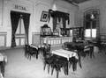 166102, Interieur van het N.S.-station Gorinchem te Gorinchem: wachtkamer 2e klasse., Nederlandse Spoorwegen, fotograaf
