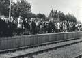 171134, Afbeelding van de belangstellenden op het perron van het N.S.-station Etten-Leur tijdens de feestelijke opening van het station., Nederlandse Spoorwegen, fotograaf