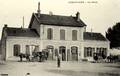 CONFOLENS (Charente) - La cour de la Gare.
