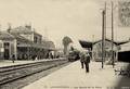 31 - ARGENTEUIL - Les quais de la gare et l'arrivée d'un train - Editeur : ELD.