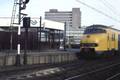 858027, Gezicht op het N.S.-station Utrecht Overvecht te Utrecht, vanaf de spoorwegovergang in de Mr. Tripkade., Lange, F. de, fotograaf