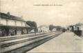 3 - SAINT-MICHEL sur ORGE (S. et O.) - La gare et l'arrivée d'un train.