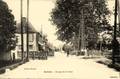 SALBRIS (Loir et Cher) - Avenue de la gare et le passage à niveau - Editeur : Renaud, libraire.