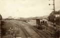 827769, Gezicht op het emplacement van het S.S.-station Groningen te Groningen, met rechts het seinhuis Groningen Oost., Onbekend
