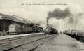 1285 - La gare d'ILLE (Pyrénées-Orientales) - Le train venant de Vernet-les-Bains.