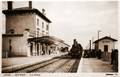 11948 - ISTRES (Bouches-du-Rhône) - La gare et le train - Editeur : E.S.