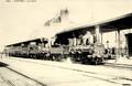 VANNES (Morbihan) - Intérieur de la gare - Un train prêt au départ - Numéro 1661.